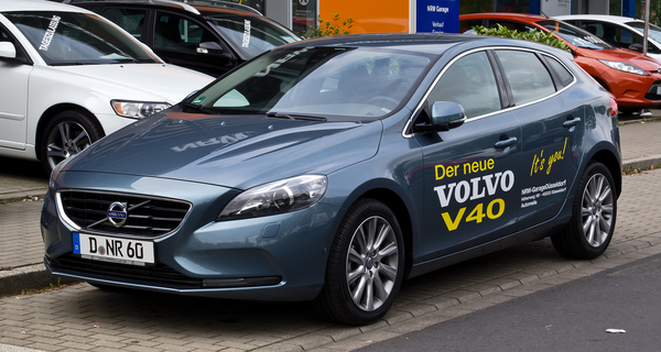 VOLVO V40 II CROSS COUNTRY D3 EFFEKTIV-LINE MOMENTUM Diesel