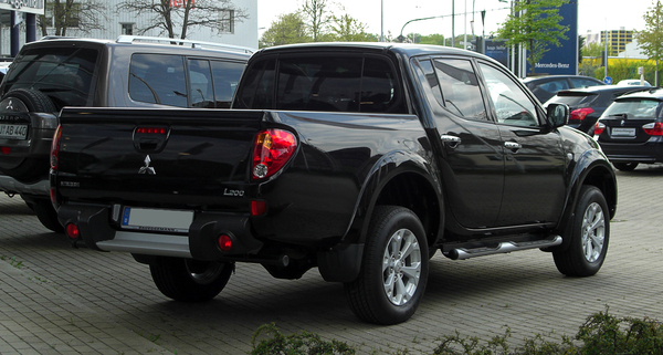 MITSUBISHI L 200 II (2) DOUBLE CABINE 2.5 DI-D 178 INTENSE PLUS Diesel