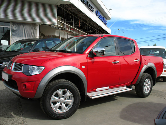 MITSUBISHI L 200 2.5 TD 178 DOUBLE CAB INTENSE Diesel