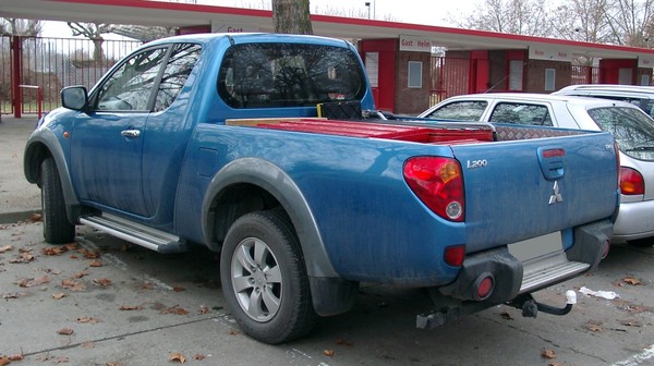 MITSUBISHI L 200 2.5 TD 178 DOUBLE CAB INTENSE Diesel