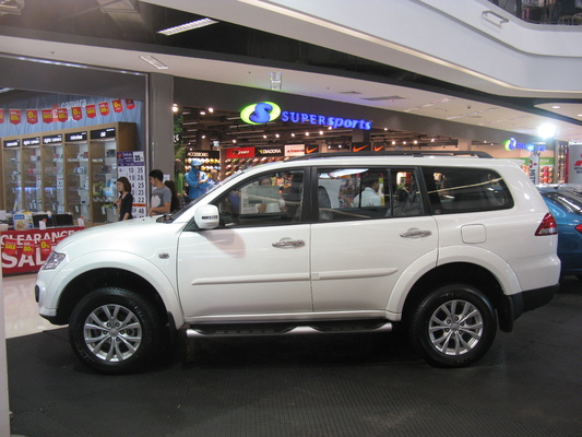 MITSUBISHI PAJERO III (2) 3.2 DI-D 200 INSTYLE BVA 3P Diesel