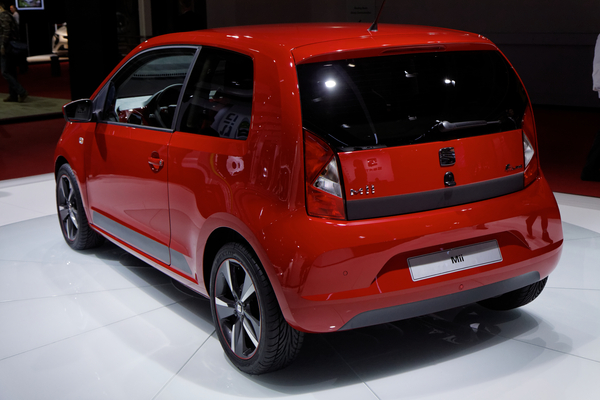 SEAT MII 1.0 60 ECOMOTIVE COLORSHOW BY MAYBELLINE Essence