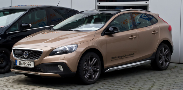 VOLVO V40 II CROSS COUNTRY D4 190 XENIUM GEARTRONIC8 Diesel