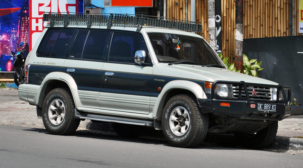 MITSUBISHI PAJERO III (2) 3.2 DI-D 200 INSTYLE BVA 3P Diesel