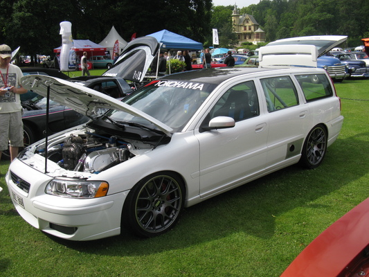 VOLVO V70 III (2) D4 163 MOMENTUM GEARTRONIC Diesel