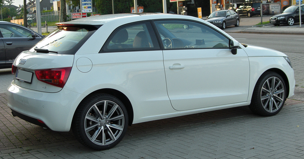 AUDI A1 1.4 TFSI 122 AMBITION LUXE S TRONIC Essence