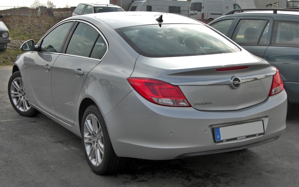 OPEL INSIGNIA (2) SPORTS TOURER 2.0 CDTI 130 BUSINESS CONNECT AUTO Diesel